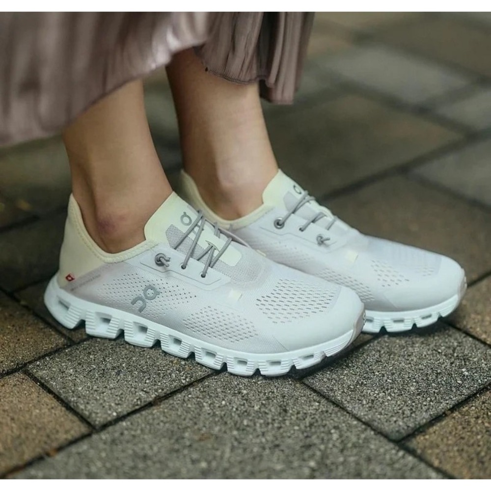 On Cloud 5 Coast Sand/Ray Lifestyle Sneakers